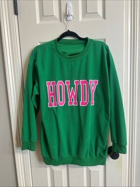 Source Unknown Green Crewneck Sweater with Pink HOWDY Graphic